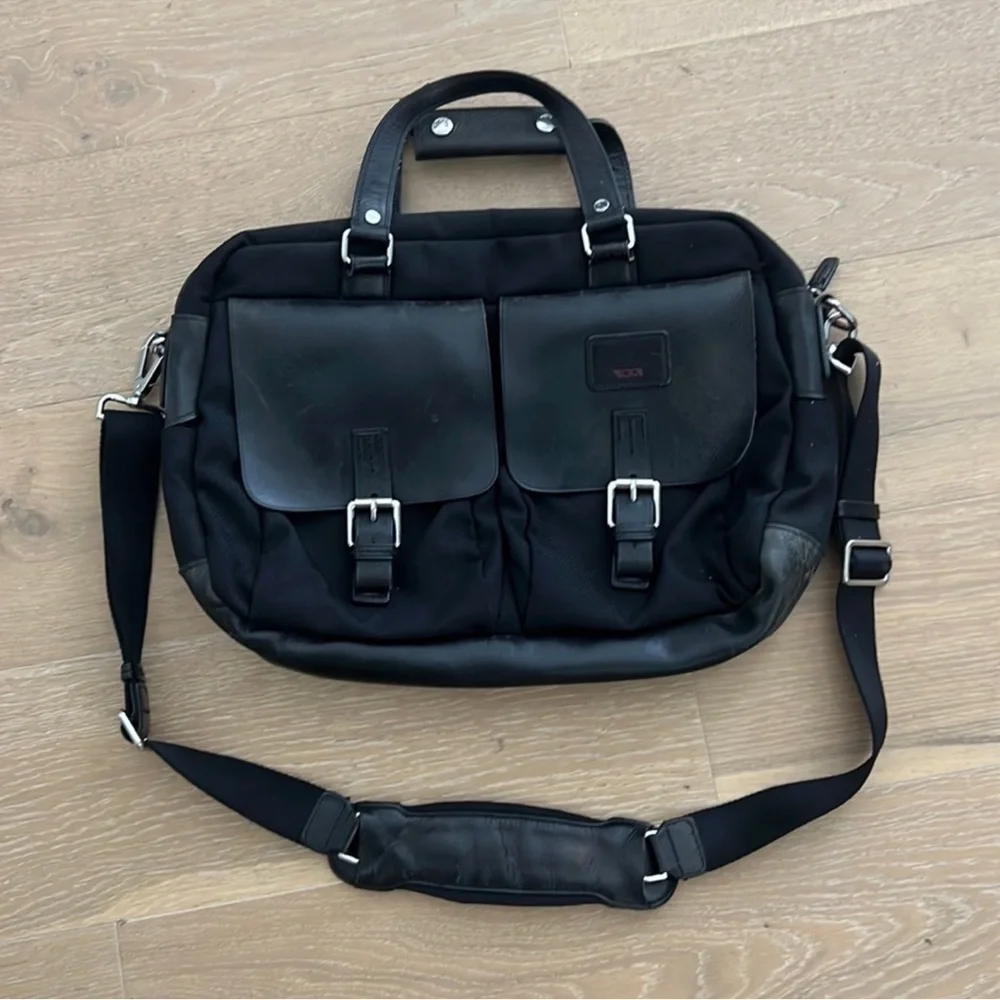 TUMI Townhouse Lonsdale Brief Case Black Men's Shoulder Bag Leather Travel Bag